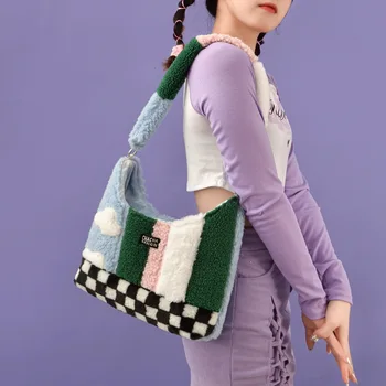 Оригинальная женская сумка через плечо контрастного цвета 2023 года выпуска, большая вместительная зимняя сумка из шерсти ягненка с широким ремнем подмышками
