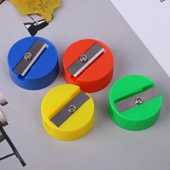 Цветная точилка 100шт, Пластиковая круглая дизайнерская точилка, ручная точилка, Канцелярские принадлежности для студентов