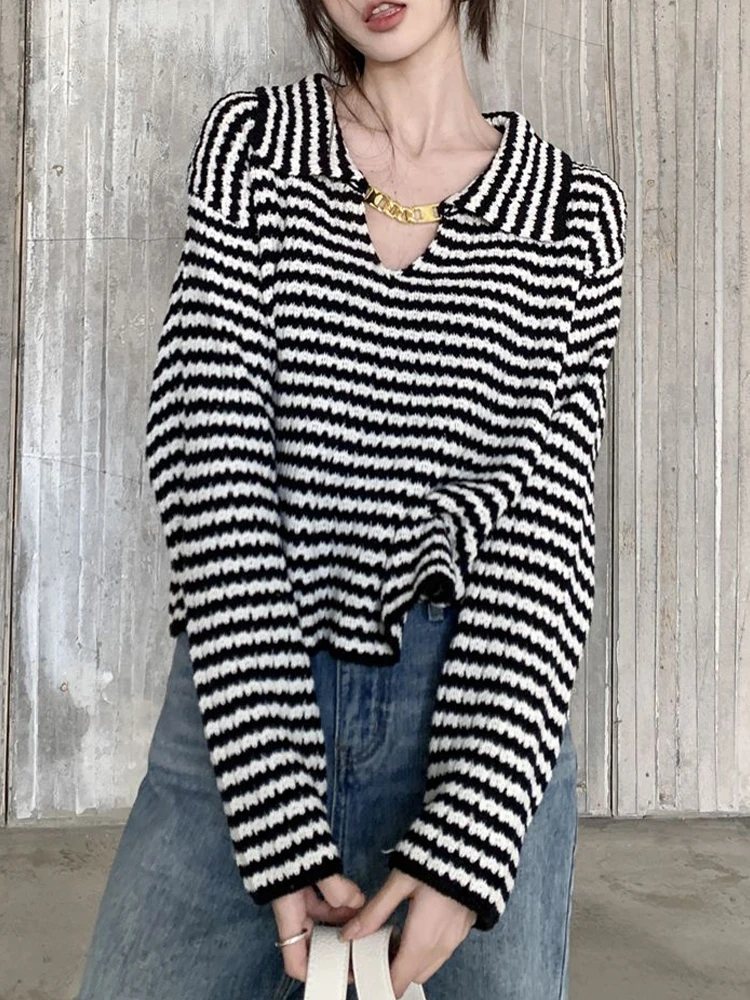 Женский свитер в черно-белую полоску, Корейский стильный трикотаж с длинным рукавом, женский повседневный Свободный дизайн с цепочкой, женский вязаный пуловер Изображение 4