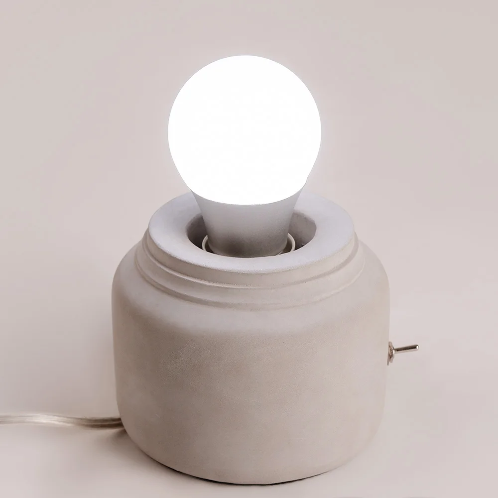 Современная мини-настольная лампа из серого цемента в стиле ретро, прикроватная тумбочка ЕС, настольная лампа для спальни, офис, гостиная, кабинет с выключателем света Изображение 4