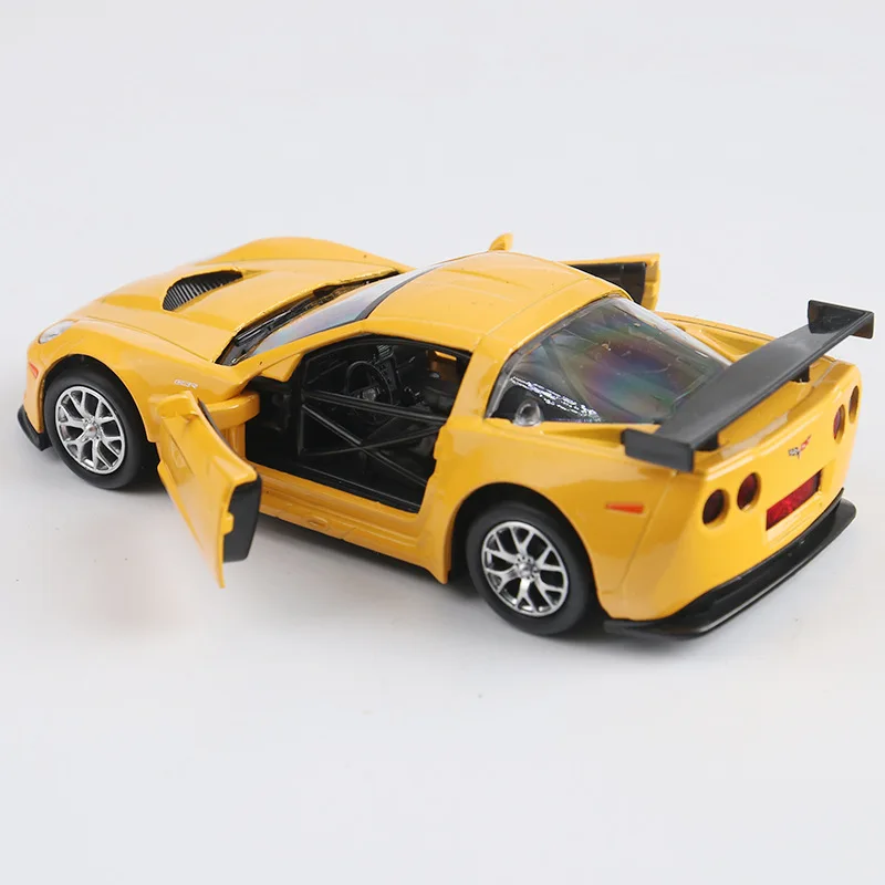 1:36 Chevrolet Corvette C6-R, отлитые под давлением модели автомобилей, легкосплавные автомобили, откидывающиеся игрушки для детей Изображение 4