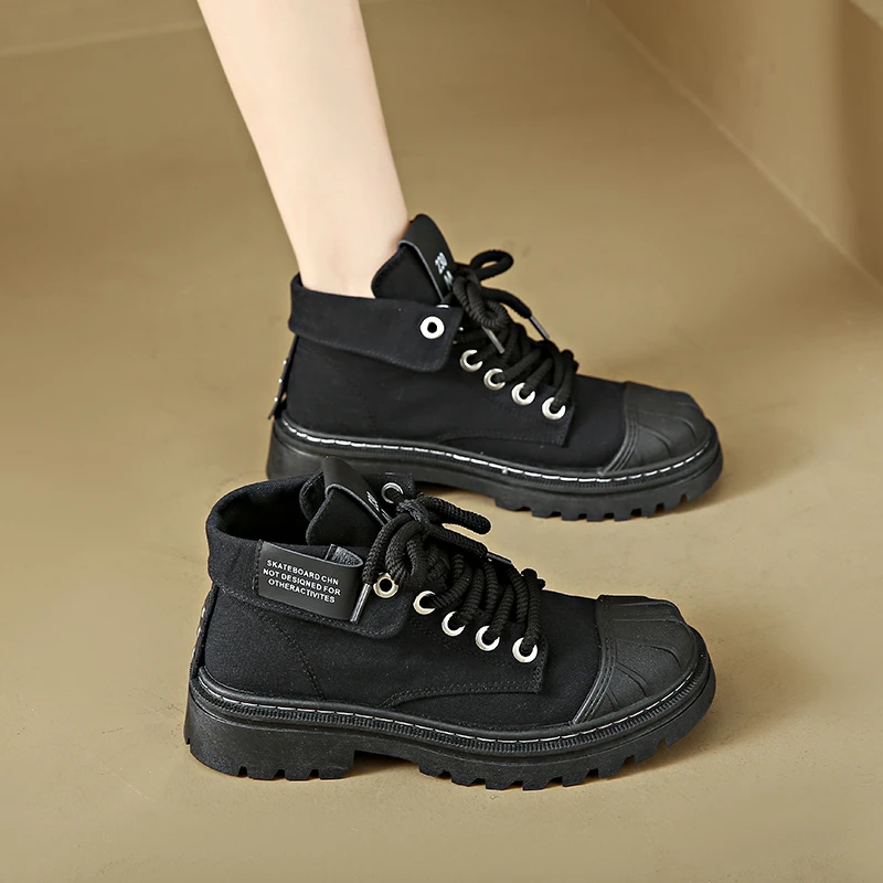 Женские армейские байкерские ботинки на низком каблуке и массивной подошве со шнуровкой по щиколотку Изображение 3