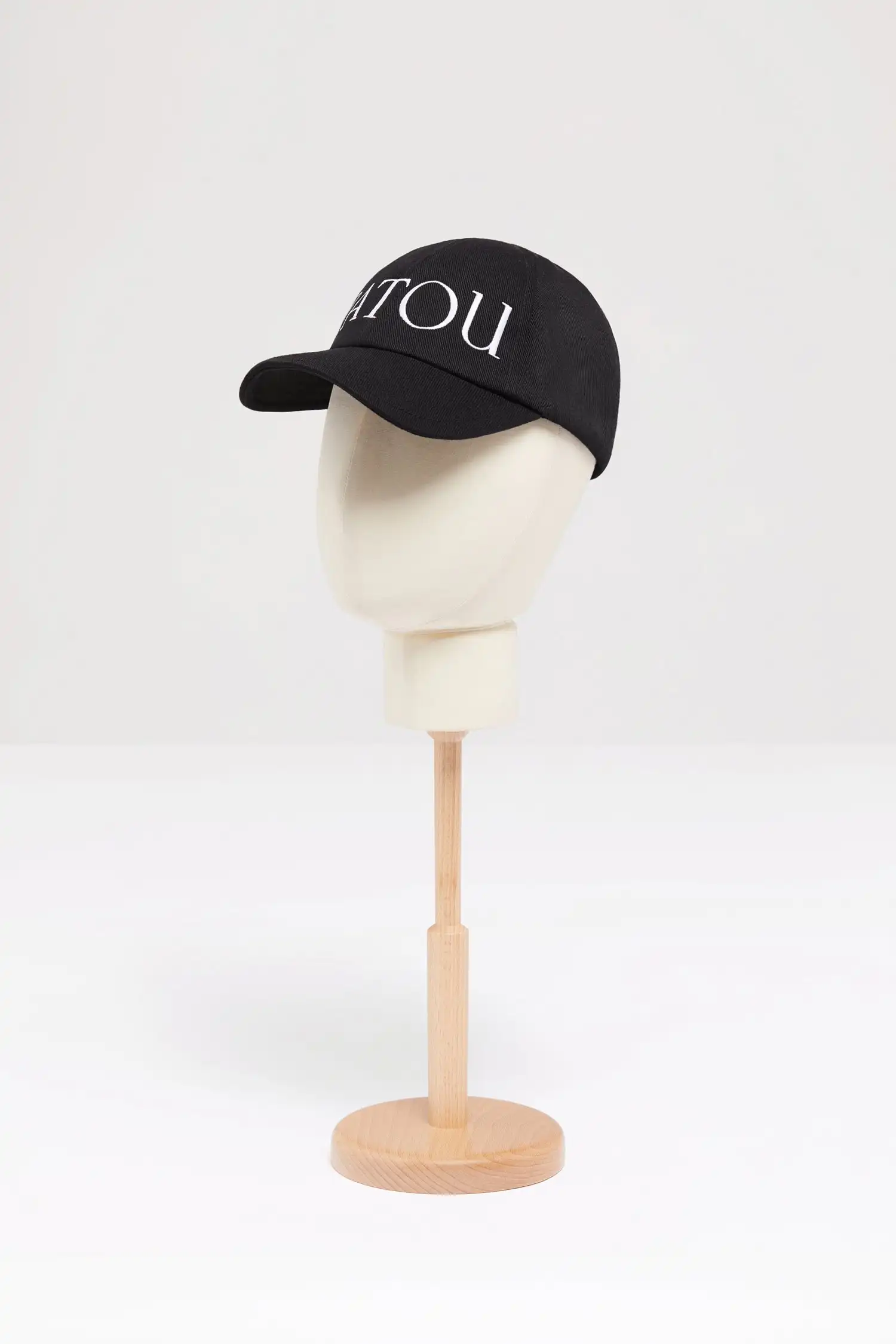 Япония Горячие продажи Элитный бренд Вышитая Бейсболка Женщины Мужчины Всесезонные Шляпы С Изогнутыми Полями Унисекс Спортивная Шляпа На Открытом Воздухе Солнцезащитный Козырек Изображение 1